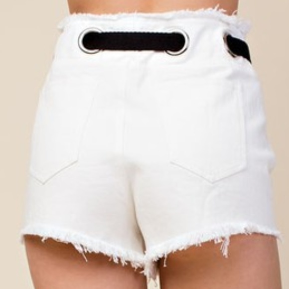 WHITE DENIM SHORTS - Picture 4 of 4